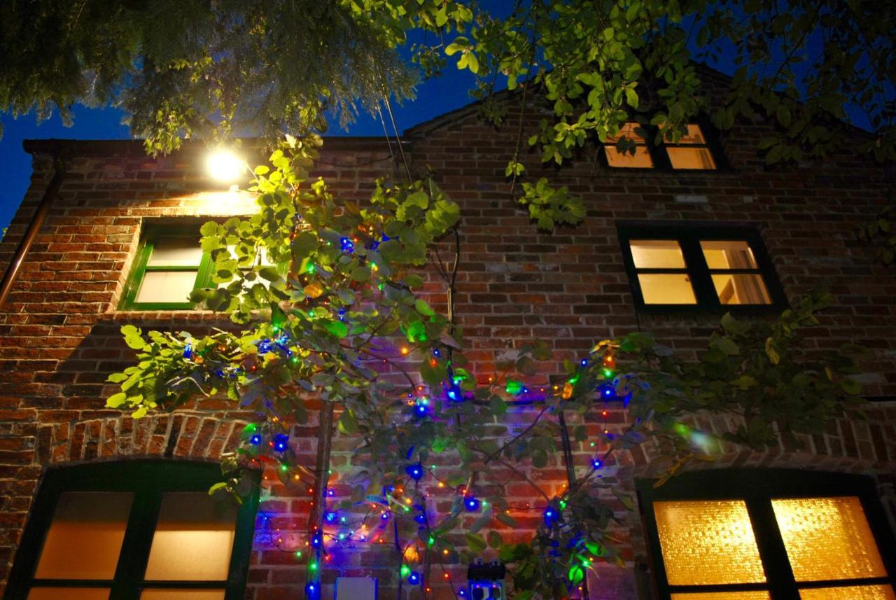 Villa Squirrel Barn Milwich Exterior foto