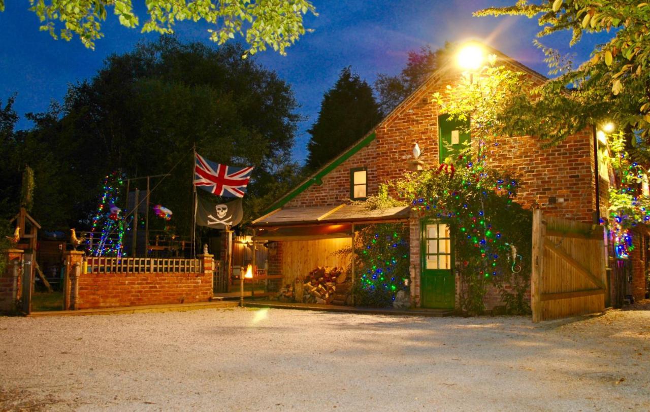 Villa Squirrel Barn Milwich Exterior foto